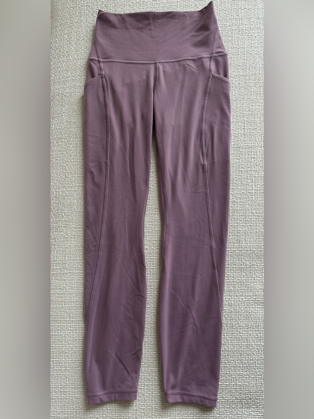 Lululemon Align High-Rise Pant with Pockets 25"
Lavender Lux purple size 4 NWOT